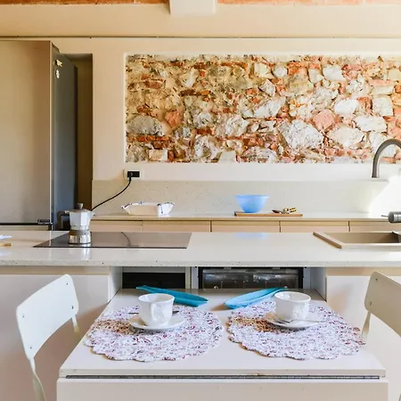 Ilary Apartment *